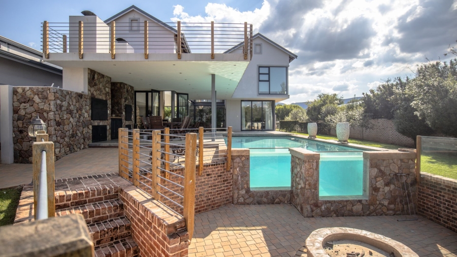 5 Bedroom Property for Sale in The Coves North West